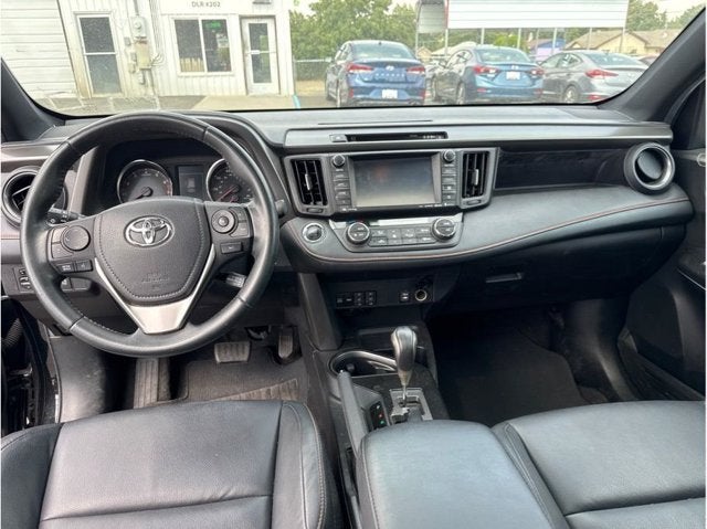 2017 Toyota RAV4 SE
