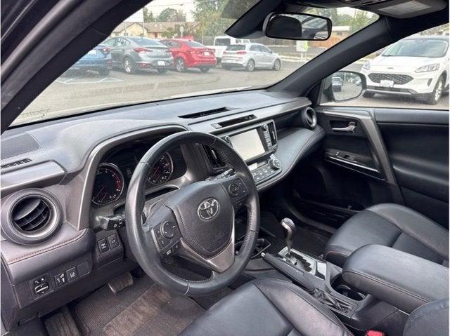 2017 Toyota RAV4 SE